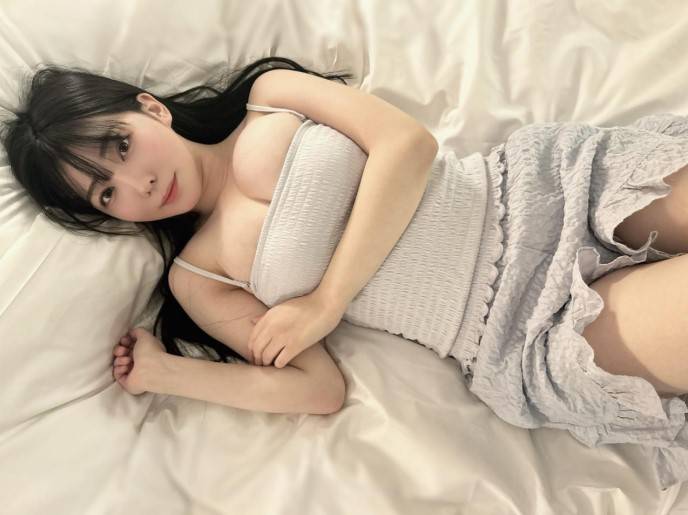 傲人身材 日本補習老師轉行寫真女星