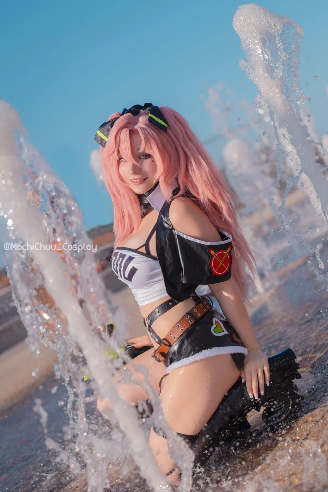 mochichuu_《絕區零》妮可COS照服裝身材完美還原