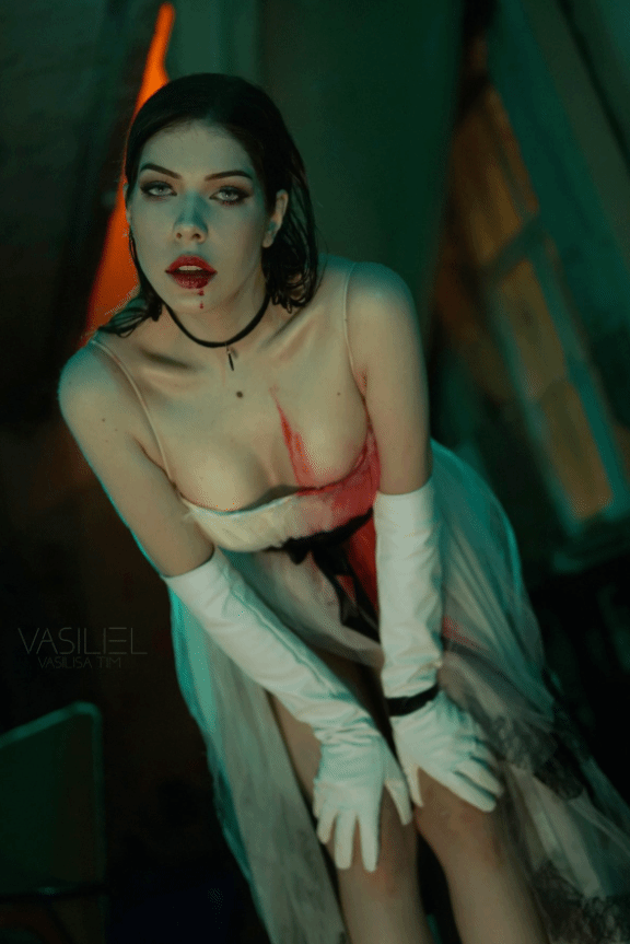 肉感美女吸血鬼 魅力十足