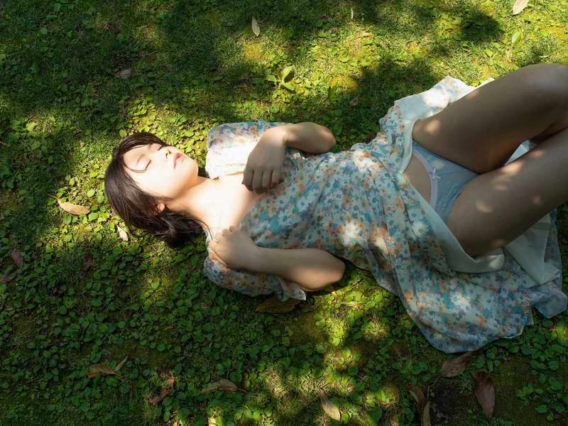 山田加奈寫真集 巨奶纖腰出擊曲線動人吸睛