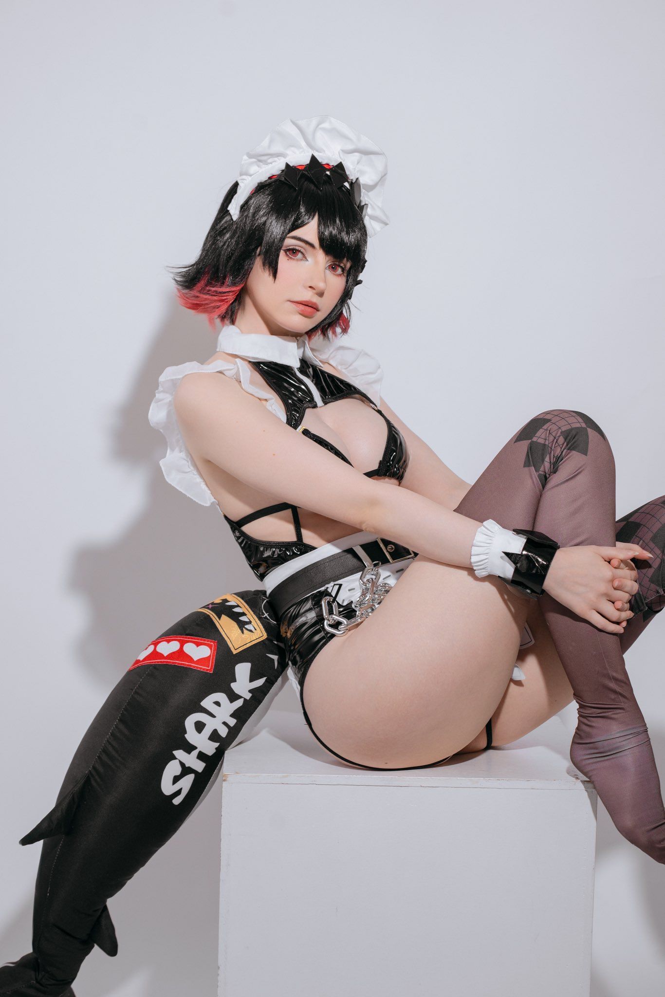 礙事梨體模COS新圖分享：視覺上的享受