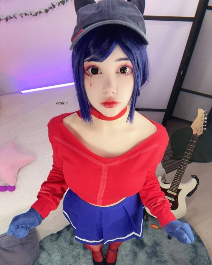 COSPLAY圖賞：俄羅斯《米塔》女主角紅絲美體的病嬌老婆