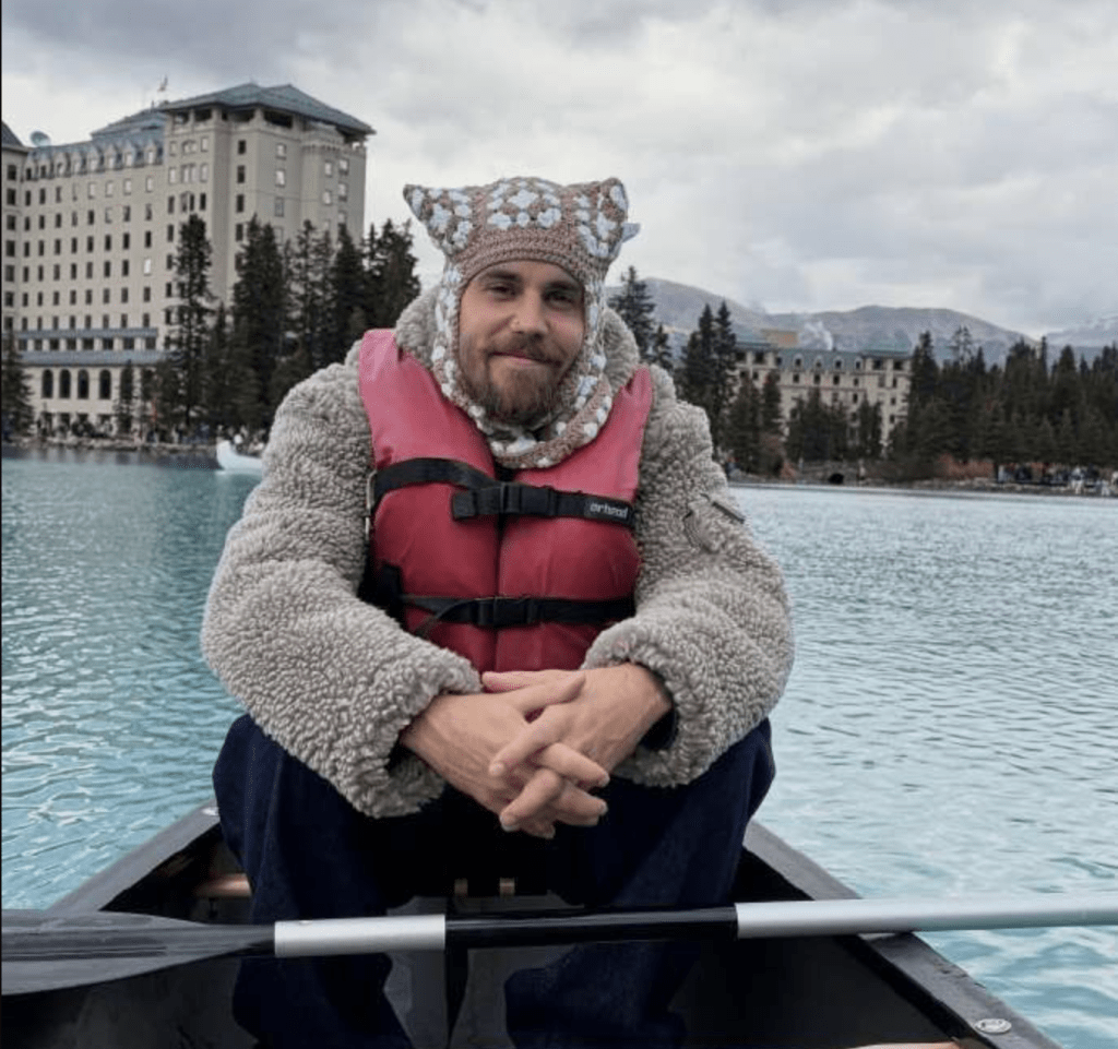 賈斯汀·比伯最新形象 蓄絡腮鬍流浪感十足